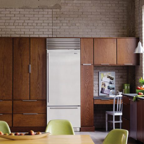 Rohe_Oak_Fireside_Kitchen_Straight_Fridge